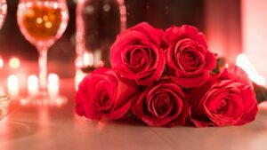 איזה סידור פרחים הכי מראה אהבה?